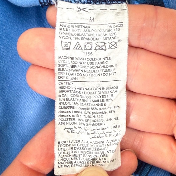 🌴 Old Navy Active Go-Dry 3/4 Capri Leggings Blue Palm Medium Pockets Retail $45 - Picture 8 of 13